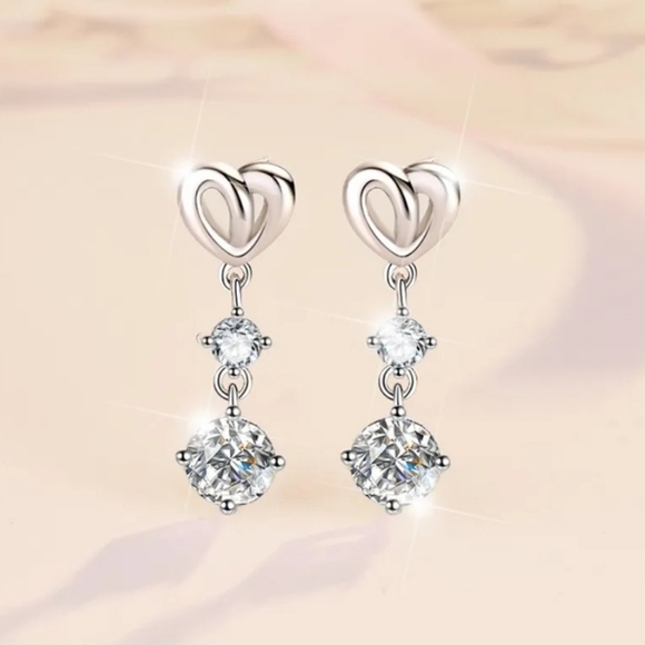 Stunning Heart Dangle Earrings - Picture 3 of 6